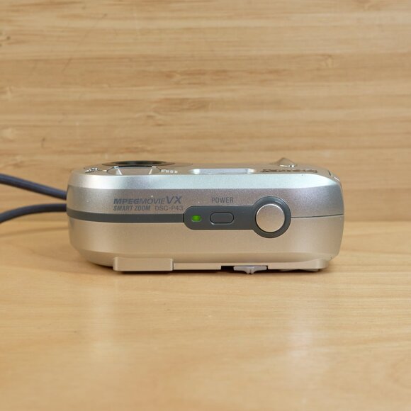 Sony Cyber-Shot DSC-P43 4.1MP Digital Camera / Compact Point and Shoot / Tested - Picture 4 of 7